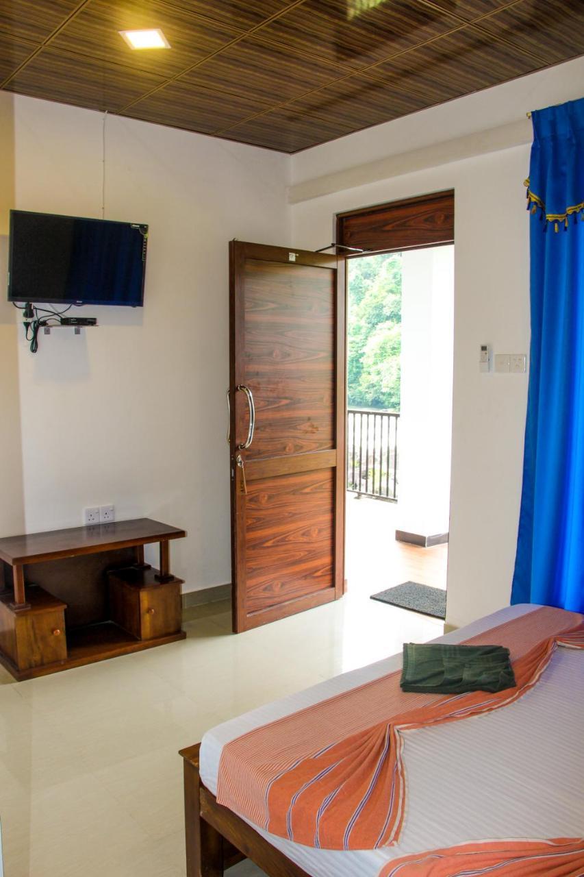 Adventure Base Camp Hotel Китулгала Екстериор снимка